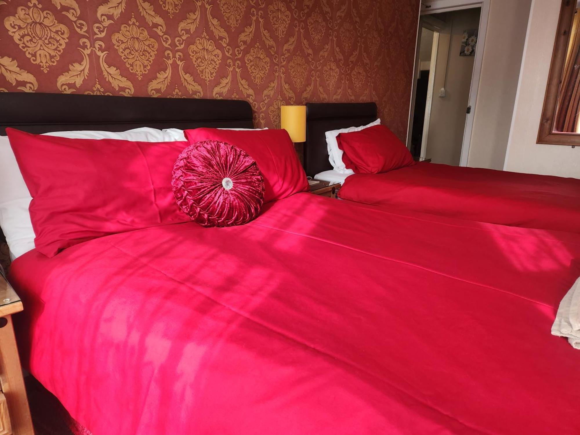 Twin Palms Guesthouse Грейт-Ярмут Экстерьер фото