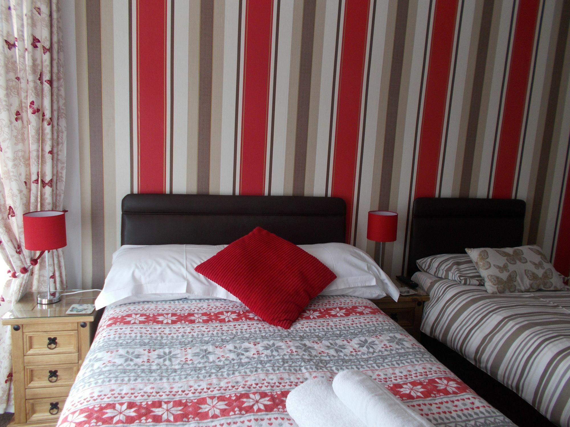 Twin Palms Guesthouse Грейт-Ярмут Экстерьер фото